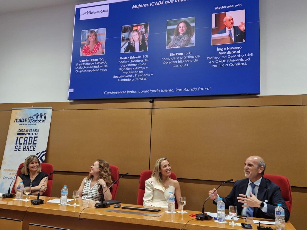 Intervención de ponentes en Mesa Redonda Mujeres ICADE
