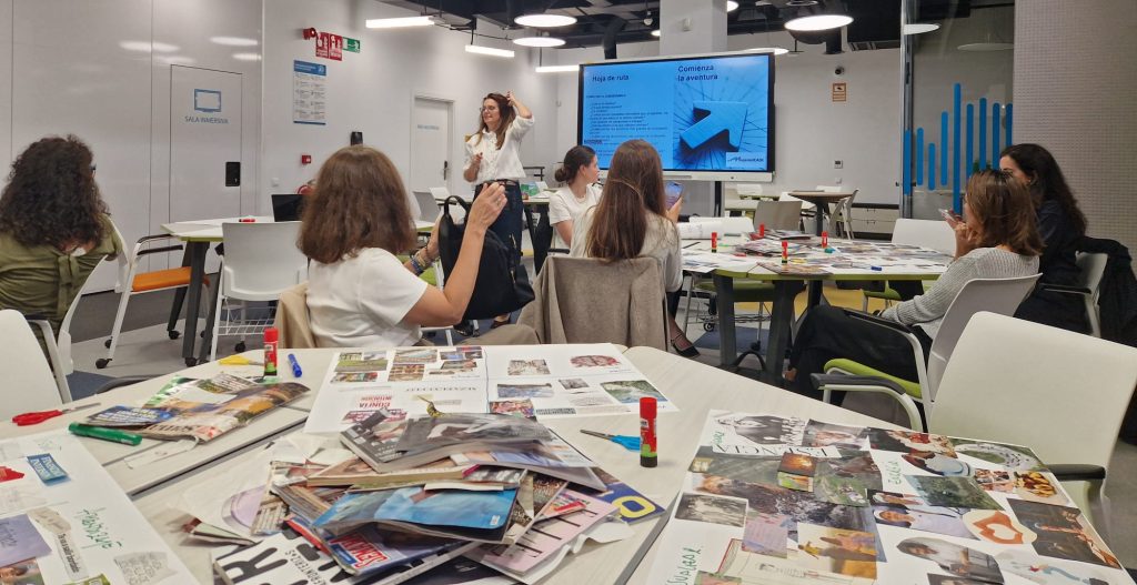participación de asistentes en el taller de mujeres icade